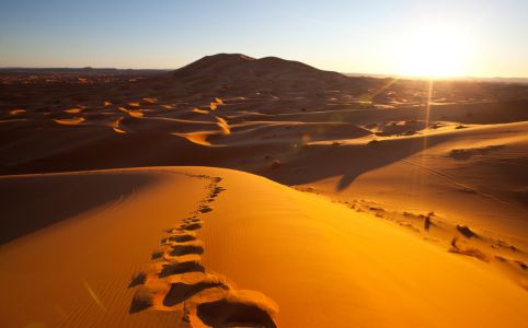 Sunset in Merzouga desert during the Morocco 6 days itinerary
